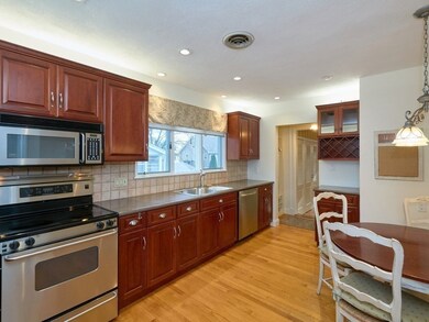 27 Harvard Rd unit 2, Belmont, MA 02478 - photo 2