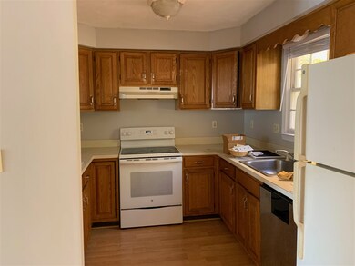 8 Stillwater Dr unit U104, Nashua, NH 03062 - photo 4