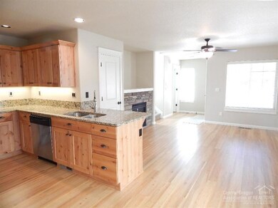 20264 Badger Rd, Bend, OR 97702 - photo 4