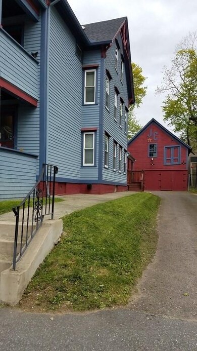 51 Hollywood St, Worcester, MA 01610 - photo 3