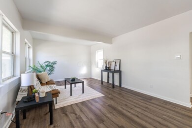 2904 Hiawatha St (Interior)-1