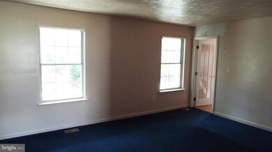 18130 Tebbs Ln, Dumfries, VA 22026 - photo 7