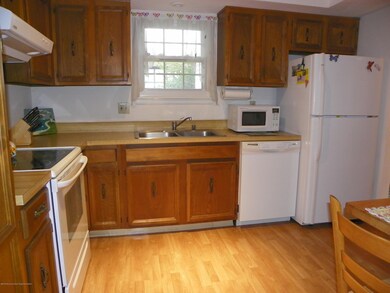 81 Walnut Dr, Spring Lake, NJ 07762 - photo 6