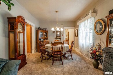 905 Decatur St, Lincoln, IL 62656 - photo 4