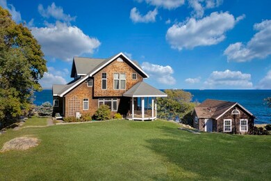 18 Crowninshield Rd, Marblehead, MA 01945 - photo 2