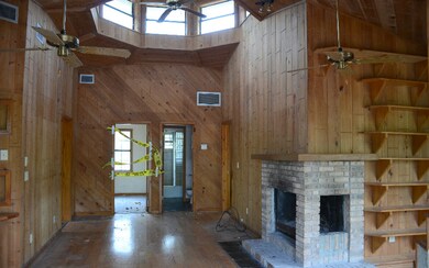 404 SW Santa fe Dr, Fort White, FL 32038 - photo 2