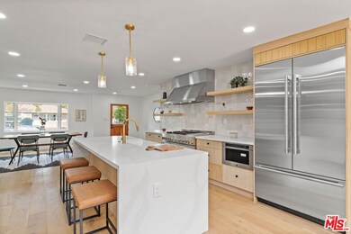 13934 Peach Grove St, Sherman Oaks, CA 91423 - photo 4