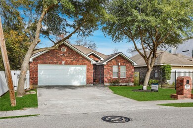 510 W Donovan St unit B, Houston, TX 77091 - photo 3