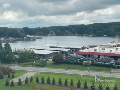 4455 Reed Creek Dr unit 305, Sherrills Ford, NC 28673 - photo 7