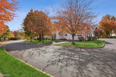 12 Hansom Rd, Basking Ridge, NJ 07920 - photo 3