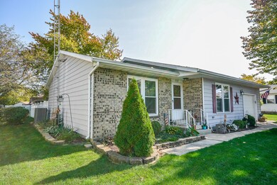 112 Phillips Dr, Wapakoneta, OH 45895 - photo 3