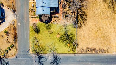 902 Hill St, Fredericksburg, TX 78624 - photo 6