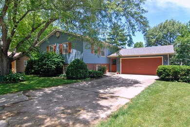 118 Locust St, Oswego, IL 60543 - photo 4
