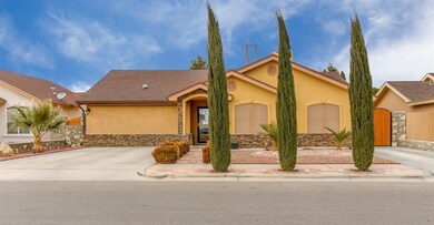 14129 Lago Seco Dr, Horizon City, TX 79928 - photo 3