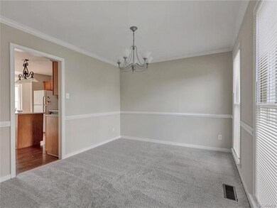 Dining Room W/Easy access to Kitchen!