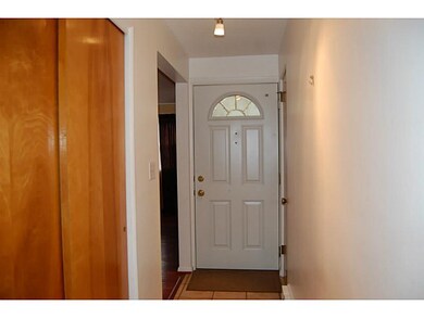 Entry/Foyer.