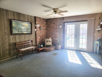 381 Rondeau St, Palmer, MA 01069 - photo 4