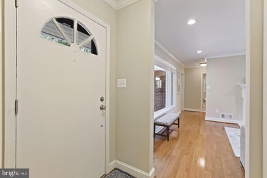 9105 Courtley Ct, Fairfax, VA 22031 - photo 6