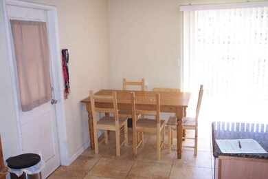 Eat-in Kitchen