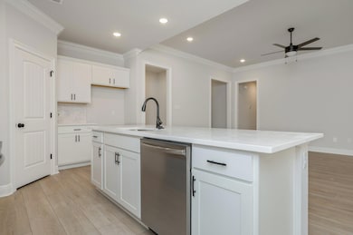 6-web-or-mls-2712-louis-cir