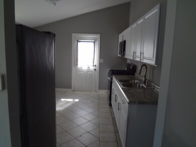 139 Ensenada Dr, Carpentersville, IL 60110 - photo 6