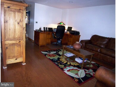 1308 Rainer Rd, Brookhaven, PA 19015 - photo 3