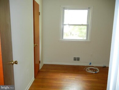 3506 Fullerton St, Beltsville, MD 20705 - photo 2