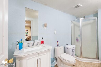 Upstairs Bath 20180310-DW-5041-SMALL