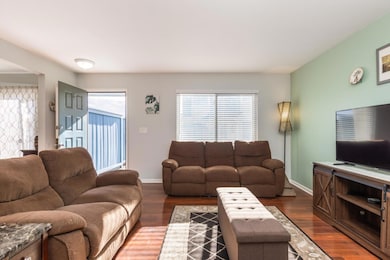 1883 Cherokee Dr unit 3, Salinas, CA 93906 - photo 2