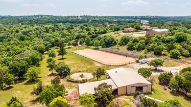 209 Bluff Creek Ct, Weatherford, TX 76087 - photo 3