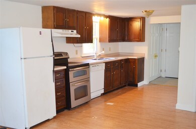 28 Cove Dr, Derry, NH 03038 - photo 4