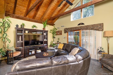 685 Gardiners Ave, Levittown, NY 11756 - photo 3