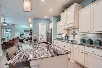 Large breakfast bar with seating for 4