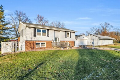 104 W Grant St, Philo, IL 61864 - photo 3