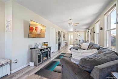 48 Farmers Ave, Lindenhurst, NY 11757 - photo 7