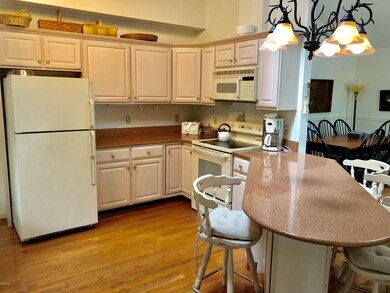 172 N Lake Dr, Dingmans Ferry, PA 18328 - photo 6