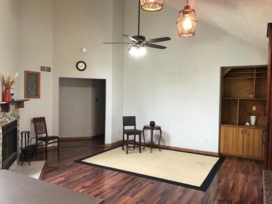 IMG_0371 dining room - vaulted