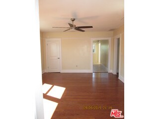 1116 1/2  LIVIVNG ROOM