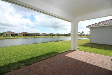 41021901-034-Patio_Water_View