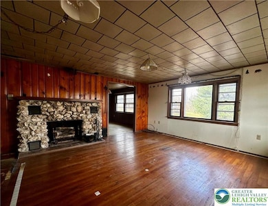 427 Walnut Dr, Northampton, PA 18067 - photo 6