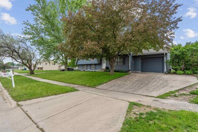 1226 Fleur Dr, Waterloo, IA 50701 - photo 2