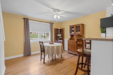 Dining room area that opens to kitchen