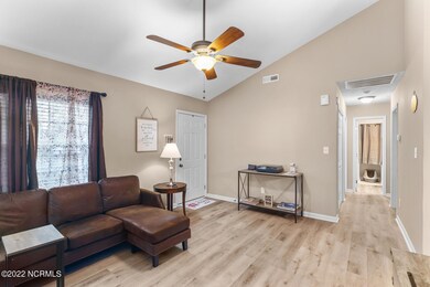 100 Hampton Ct, Jacksonville, NC 28546 - photo 7