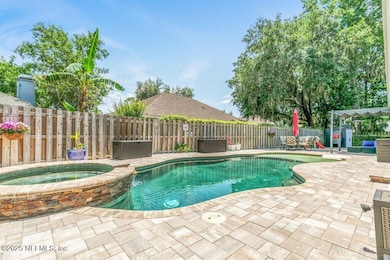 Pool / Hot Tub