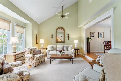 33 Cloverfield Dr, Albany, NY 12211 - photo 6