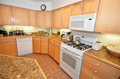 16 Queen Anne's Way unit 16B, West Dover, VT 05356 - photo 6