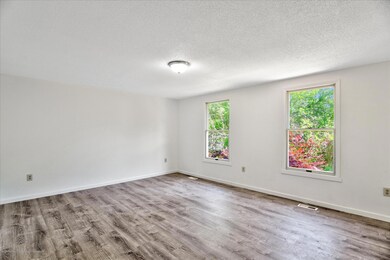 Master Bedroom (3)