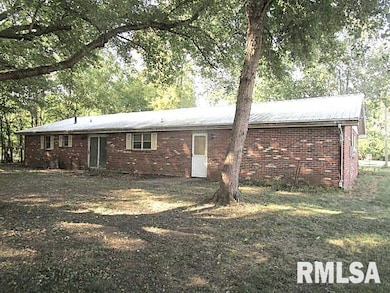 521 N West Ave, Mason City, IL 62664 - photo 3