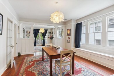 Bench seats, 9ft ceiling, refinished pine floors.