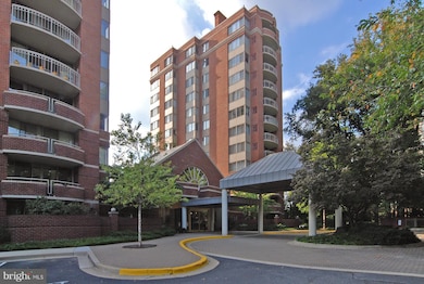 The Fallswood, Rockville, MD 20852 - photo 2